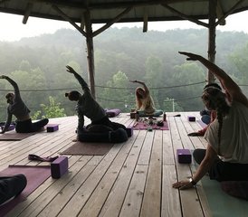 4 Tage Frauen-Only Nourish Yoga Retreat in den Ausläufern der Great Smoky Mountains, USA - Photo 5
