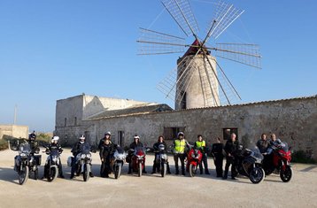 10 Tage Malerisches Sizilien – Premium Motorradtour mit Reiseleiter in Italien