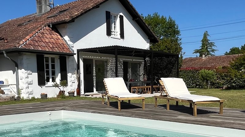 7 Day Surf Camp in the Landes Department, France with Electric Fatbikes and Surfskate Use