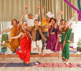 13 Tage 85-Stunden Aerial Yoga und Aerial Flow Yogalehrer Ausbildung in Rishikesh, Indien - Photo 2