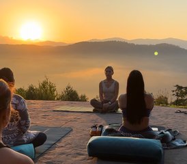 15 jours en stage de yoga somatique et de réinitialisation du système nerveux et spa pour femmes dans les Great Smoky Mountains, États-Unis - Photo 1