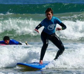 77 Tage Sommer Surf Camp für Erwachsene in El Tejo, Kantabrien, Spanien - Photo 1