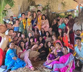 429 días de formación de profesorado de yoga Hatha, Ashtanga, Vinyasa, Ayurveda, yoga y sanación de 300 horas en Goa, India - Photo 1