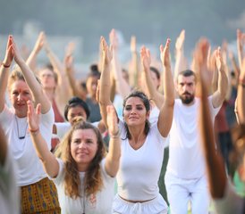 1024 Tage 200-Stunden Yogalehrerausbildung in Rishikesh, Indien - Photo 1