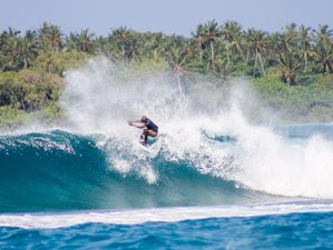 22-daags “Surf by Day, Sunset by Soul” surfkamp in Thaa Veymandoo, Malediven