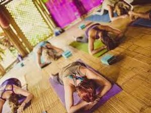 7 Tage Entspannender Yoga Urlaub in Bambus Bungalows mit Privaten Gärten auf Nusa Lembongan, Bali