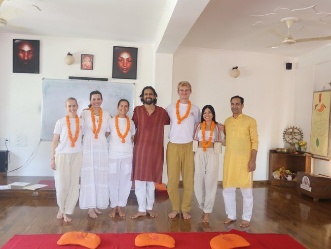 28 Tage 300-Stunden Hatha, Ashtanga-Vinyasa Yogalehrer Ausbildung in Rishikesh, Indien - photo 1