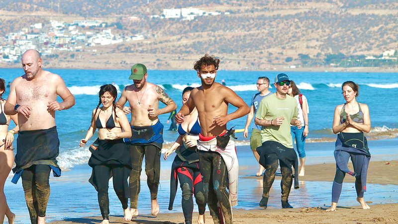 5 jours en stage de surf et yoga à Agadir Tamraght, Maroc