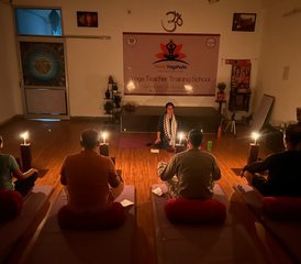 25 días de profesorado de kundalini yoga de 200 horas en Rishikesh, India - Photo 3