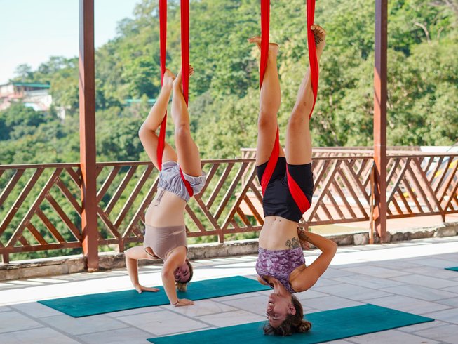 7 jours-50h en formation de professeur de yoga aérien à Rishikesh, Inde - photo 1