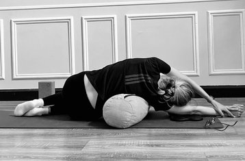 4-Daagse Speciale Oudjaarsavond 2027: Yoga, Pilates, Yin, Spa en Klankbaden in het Hart van Brussel
