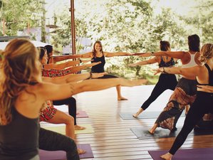 21 Tage 200-Stunden Trauma Sachkundige Yogalehrer Ausbildung in Puerto Viejo