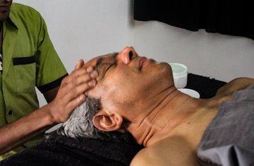 22 jours en stage d'ayurvéda panchakarma avec méditation et yoga à Kalutara, Sri Lanka