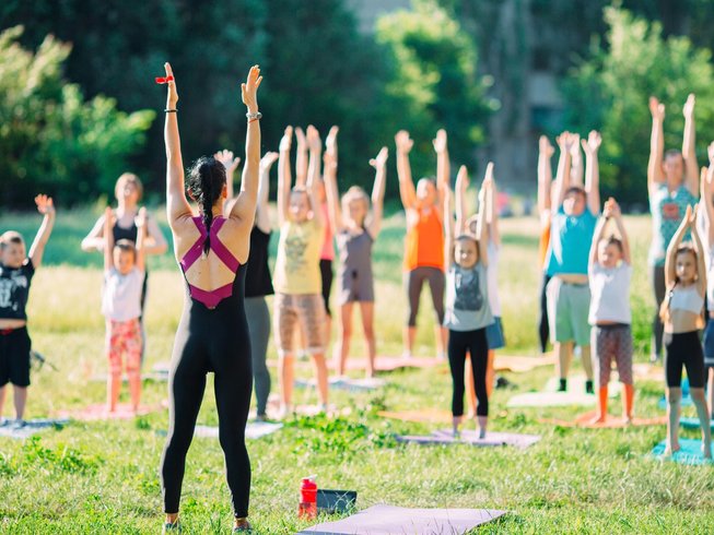 Formation de base de professeur de yoga en ligne pour enfants - Rainbo