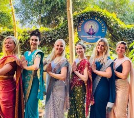 20 días de profesorado de yoga de 200 horas con Emotional Blockage® y ayurveda en Rishikesh, India - Photo 2