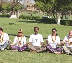 15 días de retiro de meditación, yoga y relajación en Dharamsala, India - Photo 1
