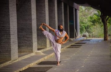 12 días de profesorado de yoga Hatha de 100 horas en Katunaike (cerca del aeropuerto de Colombo), Sri Lanka