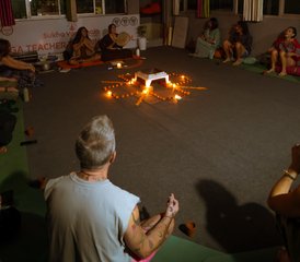 24 días de profesorado de yoga de 200 horas perfecto para principiantes en Rishikesh, India - Photo 5