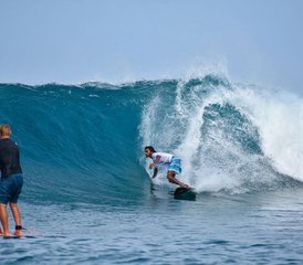 1015-daags “Surf by Day, Sunset by Soul” surfkamp in Thaa Veymandoo, Malediven - Photo 1