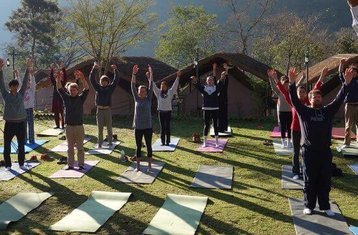 9 días de tour de puja Navratri Shakti, yoga y meditación en los Himalayas, Rishikesh, India
