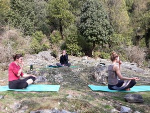 16 Tage Yoga Reise in Nepal mit Yoga Trekking und Kloster Retreat in Indien