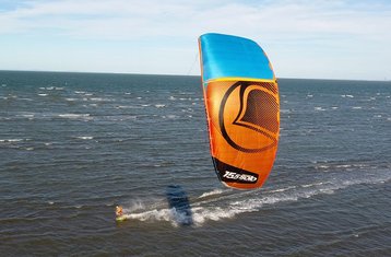 5 Day Kitesurfing Holidays in Queensland, Australia
