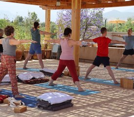22 jours-200h en formation de professeur de yoga hybride : en ligne et en présentiel à Marrakech, Maroc - Photo 2