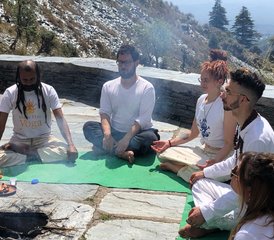 26 Tage 300-Stunden fortgeschrittene Yin-Yogalehrerausbildung in Dharamshala, Indien - Photo 5