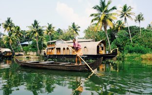 Kerala Retiros y Viajes