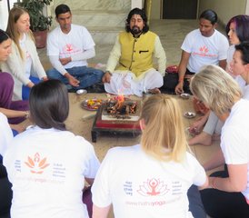 13 Tage 100-Stunden Foundation Yogalehrer Ausbildung in Rishikesh, Indien - Photo 3