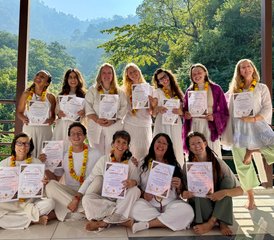 325-Daagse 200-Uur Mindfulness- en Meditatiedocentenopleiding in Rishikesh, India - Photo 1