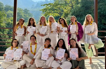 25 días de curso de formación de profesorado de mindfulness y meditación de 200 horas en Rishikesh, India