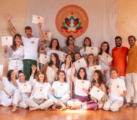23 jours-200h formation professeur de Hatha Yoga traditionnel avec profs indiens en Provence, France - Photo 2