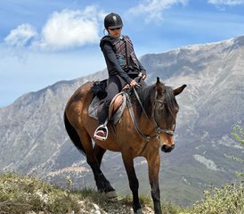 8 jours en stage d’équitation en pleine nature : randonnée équestre au-delà des bases en Albanie du Sud - Photo 2