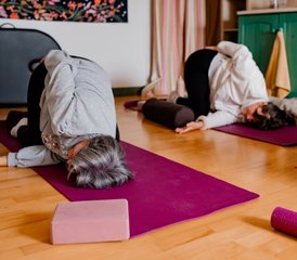 3 jours en circuit de yoga et randonnée "Respire avec la terre" au départ de Fleuriel, France - Photo 4