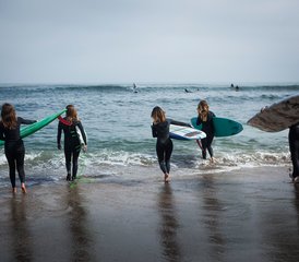 96-Daagse Surfkamp voor Vrouwen in Santa Cruz, Californië, Verenigde Staten - Photo 1