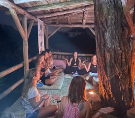 Yoga Therapie-gebaseerde 200-urige Hybride YTT: Zelfgestuurd Online & 6 Dagen Persoonlijk in Bodrum, Turkije - Photo 5