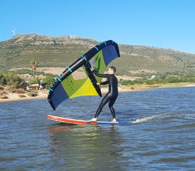 7 Tage Energizing Wing Foil Surf Camp in Tarifa, Provinz Cádiz, Spanien für alle Levels - Photo 2