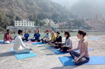 25 Day Vedic Astrology and 200-Hour Yoga Teacher Training in Rishikesh, India