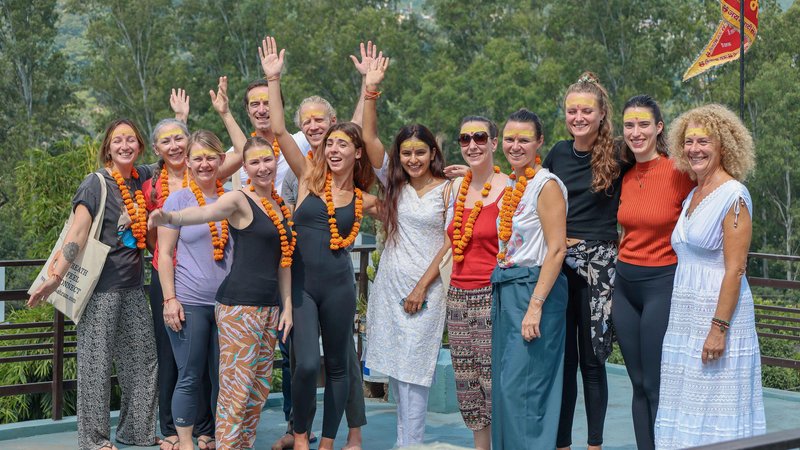 23 jours-200h en formation professeur de yoga hatha et vinyasa avec profs indiens à Avignon, France