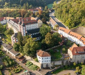 23 Tage Yoga Retreat im Kloster: Kraft für Körper und Ruhe für Geist in Zell am Main, Deutschland - Photo 1