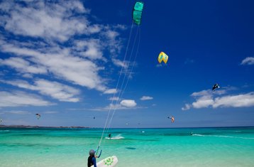 8 jours en stage de kitesurf débutant à Surfers Retreat, Fuerteventura, Espagne
