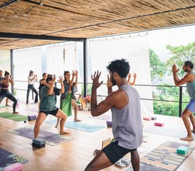 27 días de profesorado de yoga de 200 horas: Hatha, Acro, Tantra, Bhakti y Kriya | Lake Chivor - Photo 5