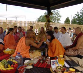 821 Tage 200-Stunden Tantra Yoga Nidra Yogalehrer Ausbildung in Rishikesh, Indien - Photo 1