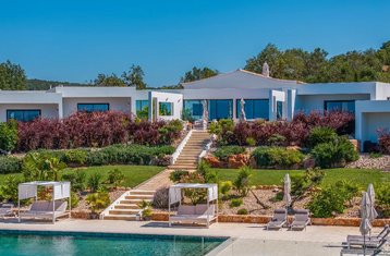 5 Day Luxury Yoga Retreat in Portugal