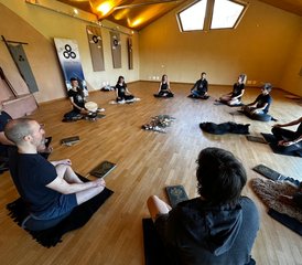 8 jours en stage Spirit of the Hero Camp en Ligurie, Italie avec Qi Gong, yoga, méditation et arts martiaux - Photo 2
