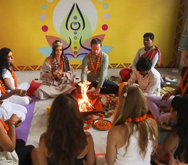 28 Tage 200-Stunden Spezielle Yoga Lehrerausbildung in Rishikesh, Indien - Photo 2