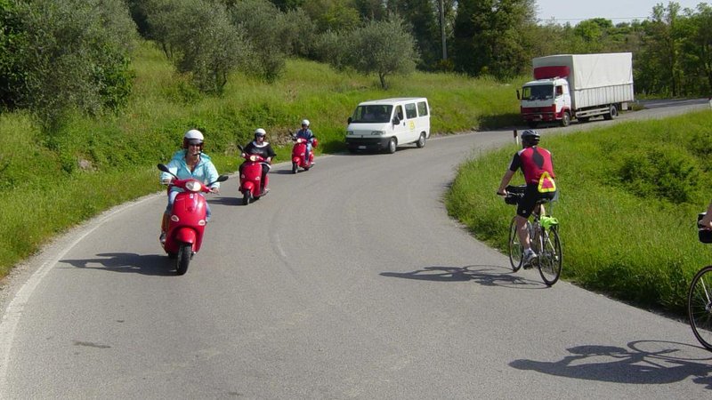 4 Day Guided Vespa Motorcycle Tour in Tuscany, Italy