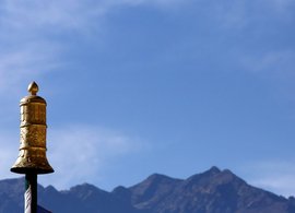 Tongsa Retreats und Reisen