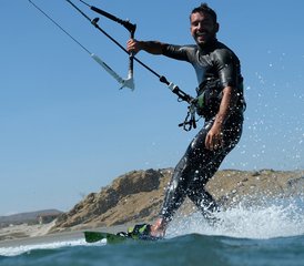 5 Day Learn Kiteboarding with the Wild Kite Team in Máncora, Peru - Photo 2